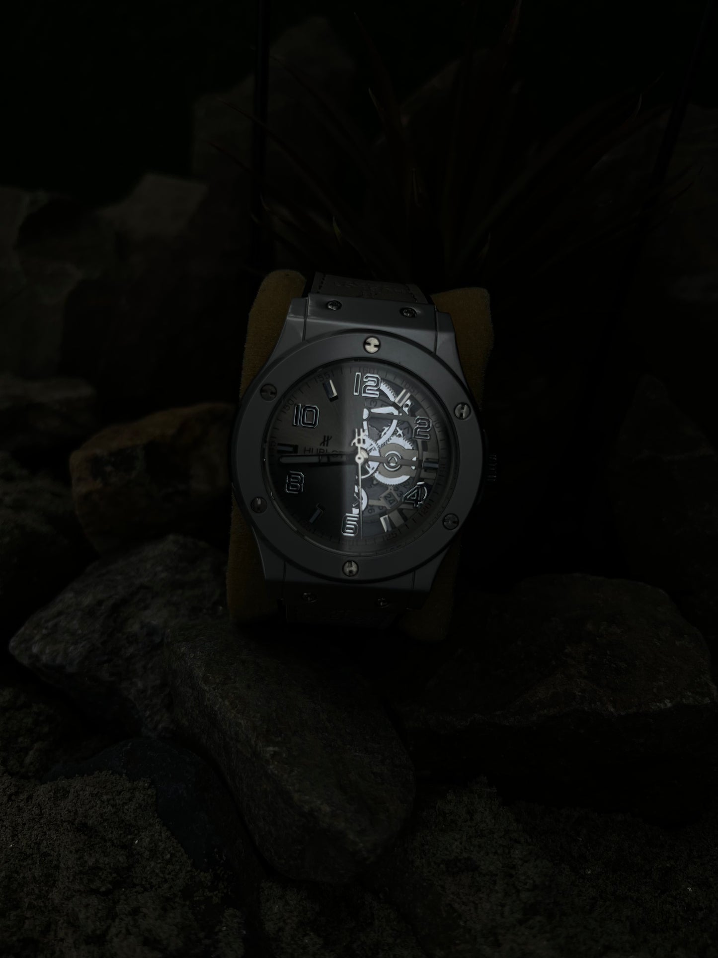 Hublot Classic Fusion – Silver Dial Luxury Watch with Gray Leather Strap