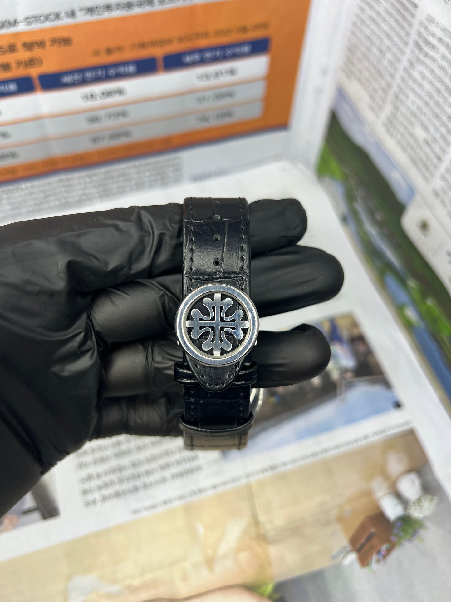 Patek Philippe Gold – Swiss Luxury Watch with Black Leather Strap for Men