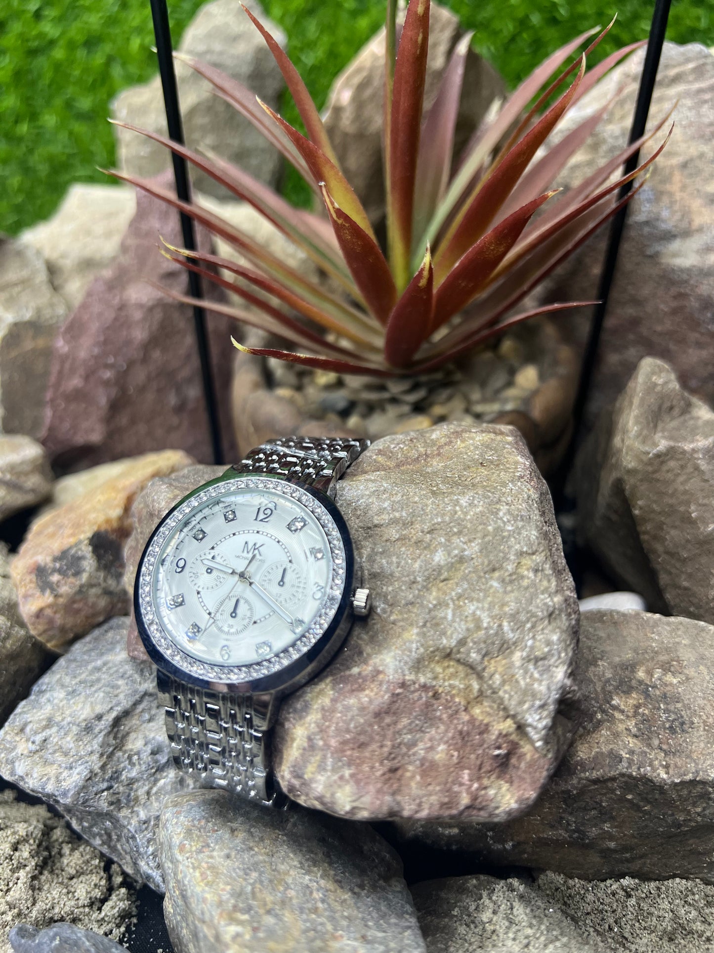 MK Classic Stainless Steel Women’s Watch – Timeless Luxury Design