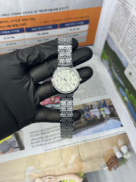 MK Classic Stainless Steel Women’s Watch – Timeless Luxury Design