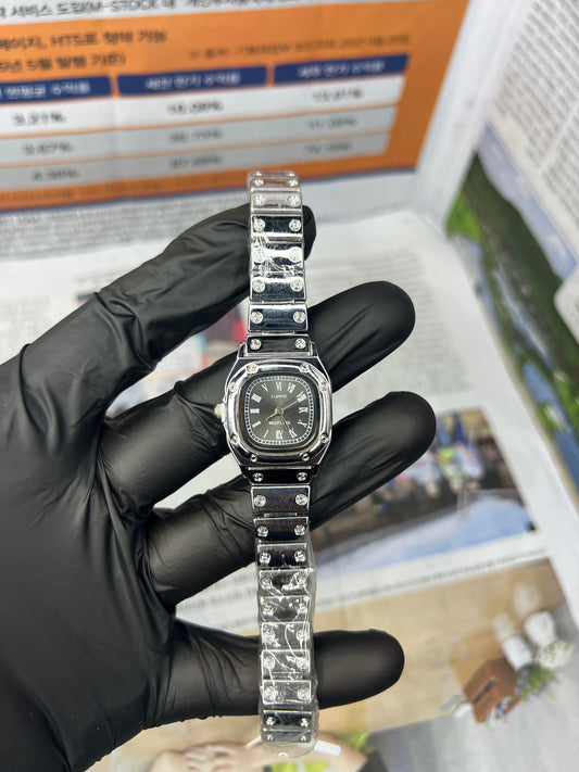 Latina Elegant Women’s Watch – Premium Stainless Steel Luxury Timepiece